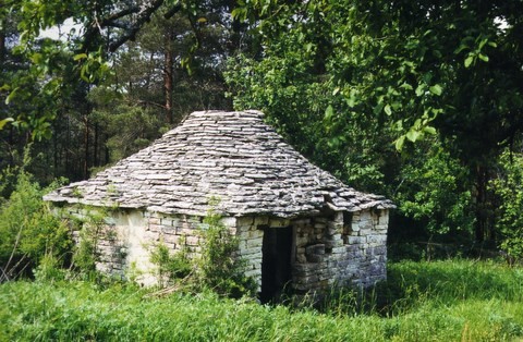 cabane de vigne en pierre sèche