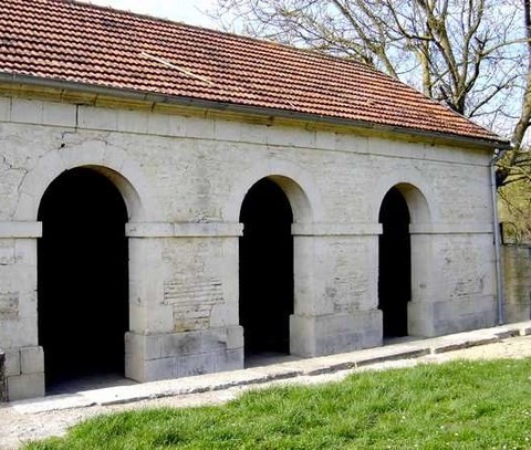 Le lavoir de Noiron bâtit en 1833