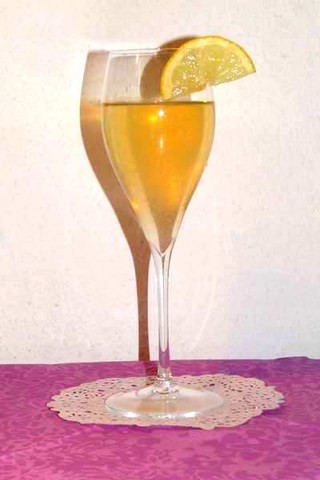 marquise de bourgogne, un cocktail rafraichissant à base de crémant 